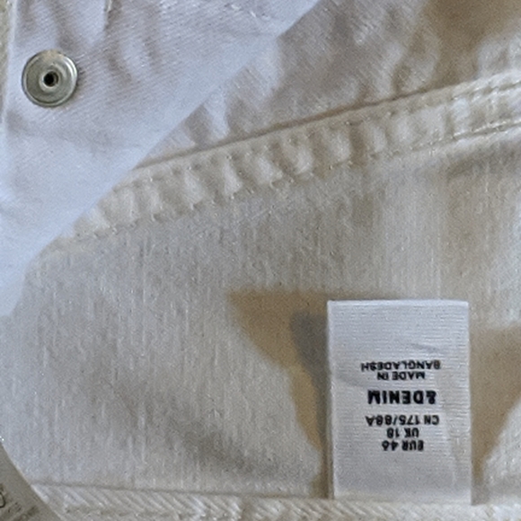 H&M ladies White denim button fly skirt - Picture 2 of 2